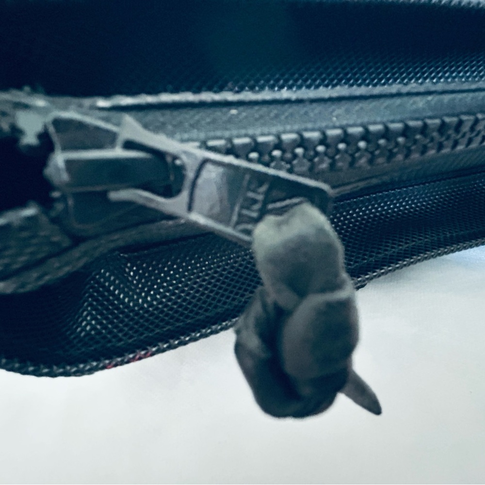 Bottega Veneta Black Tote with Quilted Design and Structured Shape - Picture 9 of 11